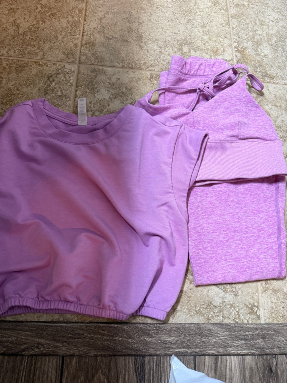 ALO Yoga Lavender/Purple Crop Top and Leggings Set